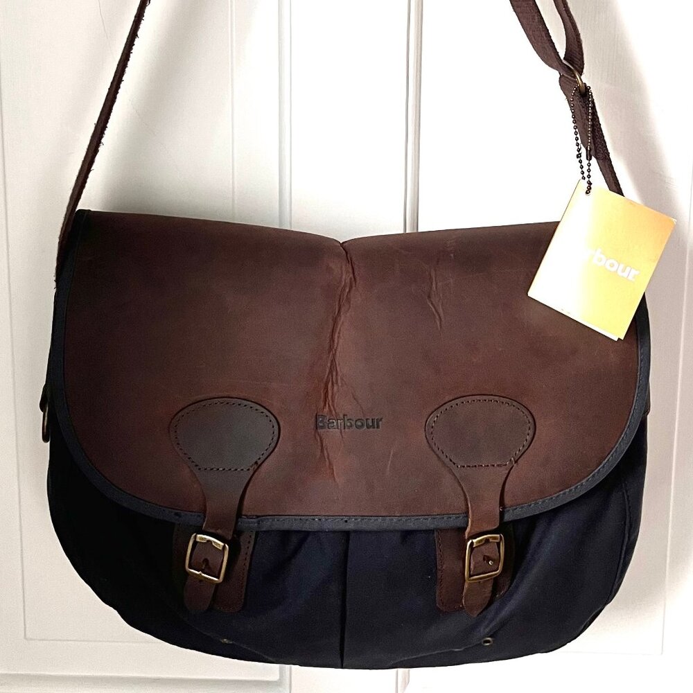 BARBOUR WAXED COTTON & LEATHER TARRAS MESSENGER BAG (NAVY)